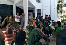 Ratusan Mahasiswa Kepung Gedung DPRD