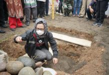 Yasti Letakkan Batu Pertama Pembangunan Pesantren Tahfizh Daarul Qur’an Ayyastiyah