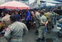 Macet, Pedagang Gunakan Badan Jalan Ditertibkan