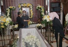 Walikota TB Beri Penghormatan Terakhir Walikota Tatong Bara