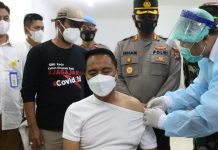 SSM-OPPO Divaksin Covid-19 Bupati Boltim Sam Sachrul Mamonto