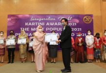 Chelsia Paputungan Terima Penghargaan IHRDP 2021 Kepala Dinas PRKP Chelsia Paputungan