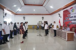 Walikota Tatong Bara