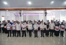 Walikota Tatong Bara Kukuhkan Pokja PKP dan Serahkan Bantuan Kepada IKM Walikota Tatong Bara