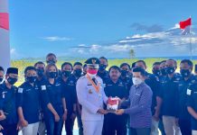 Bupati Boltim Terima Buku 76 Penyair Membaca Indonesia Bupati Boltim Sam Sachrul Mamonto