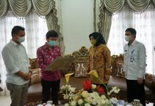 Sukses Pilkada 2020, Walikota Terima Penghargaan Bawaslu Walikota Tatong Bara