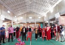 Mahasiswa KKNT UNG Sosialisasi Pemanfaatan Eceng Gondok Menjadi Produk Kerajinan Tangan Kegiatan Sosialisasi Mahasiswa KKNT UNG