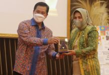 Walikota Terima Penghargaan Menteri Keuangan Penghargaan