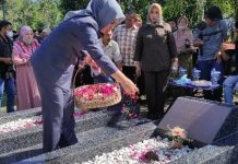 HUT Kota Kotamobagu, Wali Kota Tatong Bara Ziarah Makam Wakil Gubernur dan Kepala Daerah