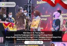 Peringkat Tiga se Indonesia, Wali Kota Terima Penghargaan Kemendagri