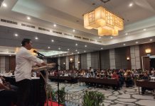 Bupati SSM Beri Materi Bimtek Perangkat Desa, Loyalitas Harga Mati