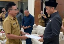Damopolii Jabat Plt Kepala Disperdag Boltim, Ini Pesan Bupati