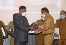 Bupati SSM Terima Penghargaan dari Gubernur OD Bupati Boltim Sam Sachrul Mamonto