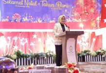 Walikota Tatong Bara Hadiri Ibadah Perayaan Natal