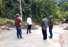 Bupati SSM Tinjau Hasil Pekerjaan Jalan Dumatolan