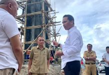Bupati Tinjau Pembangunan Tugu Perbatasan