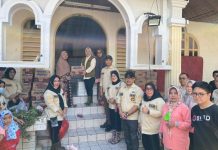 Walikota Tatong Bara Serahkan Bantuan Bencana Manado