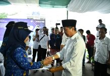 Bupati SSM Serahkan SK PPPK Tenaga Fungsional Kesehatan, Ini Nama dan Lokasi Penempatannya Bupati Boltim Sam Sachrul Mamonto