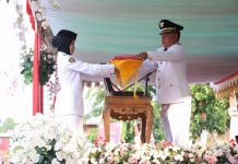 Wakil Wali Kota Irup Penurunan Bendera Merah Putih