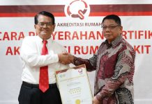 Pj Sekda Abdullah Mokoginta Terima Akreditasi Paripurna dari KARS