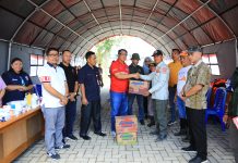 Pj Walikota Abdullah Mokoginta Bantu Masyarakat Terdampak Banjir dan Tanah Longsor di Kabupaten Bolmong