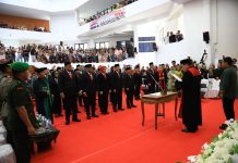 Hadiri Pengambilan Sumpah Janji Anggota DPRD Kotamobagu, Pj Wali Kota Sampaikan Ini