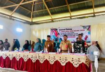 Kunker di Helumo, Pjs. Bupati Bolsel Tahlis Bersilaturahmi dengan Jajaran Pemerintah dan Warga Setempat