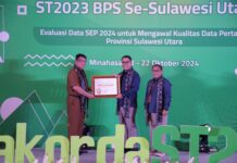 Pj Wali Kota Abdullah Mokoginta Terima Penghargaan dari BPS RI