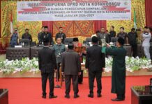 Pj Wali Kota Abdullah Mokoginta Hadiri Sumpah Janji Pimpinan DPRD Kotamobagu