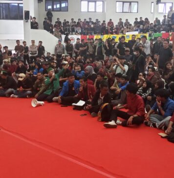 Aksi Kelompok Cipayung dan BEM di DPRD, Adrianus: Kami Tindaklanjuti